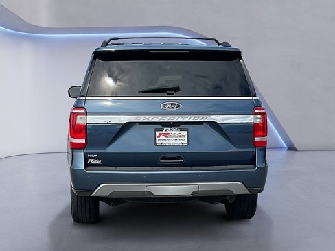 Certified 2020 Ford Expedition XLT w/ Equipment Group 202A image 8