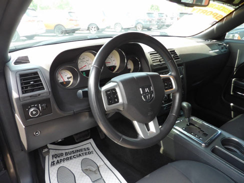 Used 2013 Dodge Challenger SXT image 6