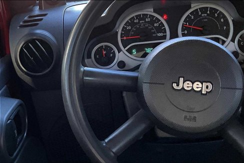 Used 2010 Jeep Wrangler Unlimited Sport image 17