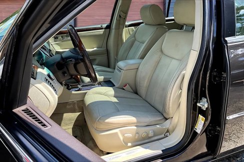 Used 2008 Cadillac DTS image 23