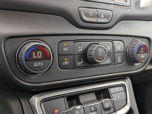 Used 2023 GMC Terrain SLE w/ Driver Convenience Package image 19