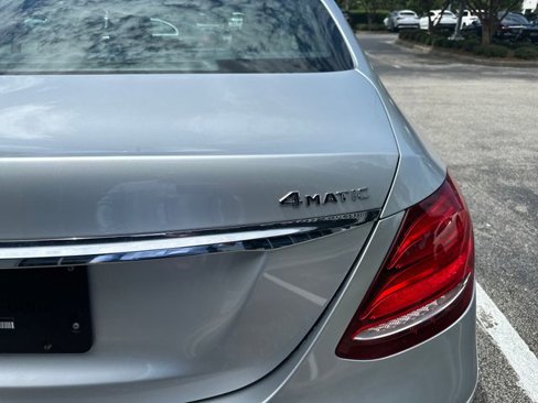 Used 2017 Mercedes-Benz E 300 4MATIC image 6