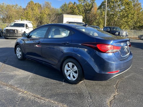 Used 2016 Hyundai Elantra SE image 3