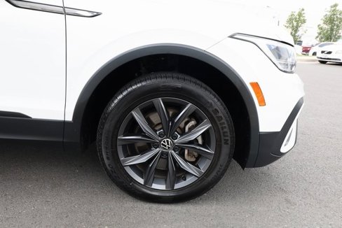 Used 2022 Volkswagen Tiguan SE image 29