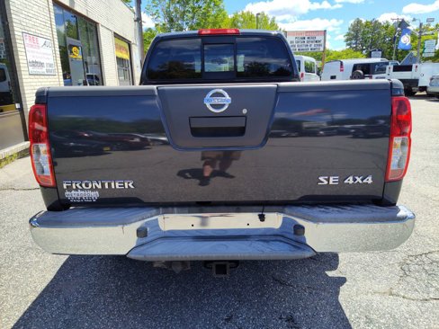 Used 2010 Nissan Frontier SE w/ SE Value Truck Pkg image 8