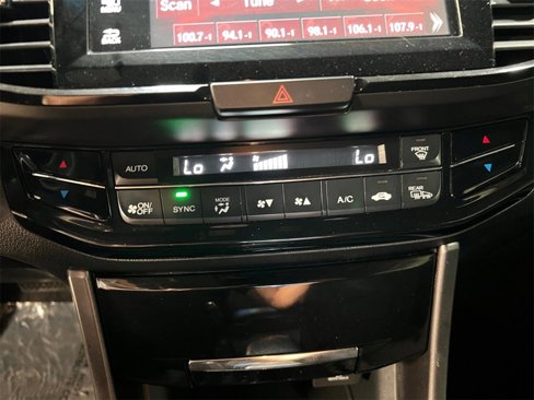 Used 2016 Honda Accord EX image 29