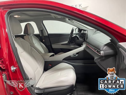 Used 2021 Hyundai Elantra Limited image 22