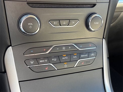 Used 2018 Ford Edge SEL w/ Equipment Group 201A image 12