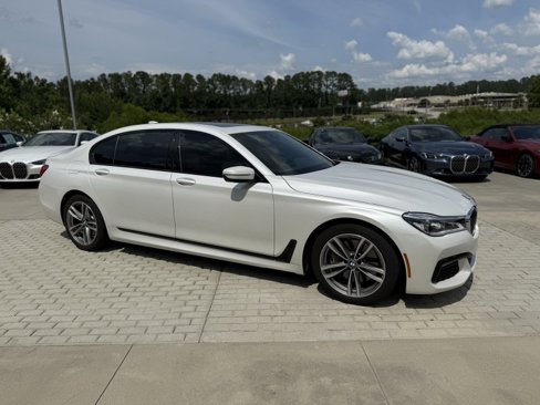 Used 2018 BMW 750i image 8