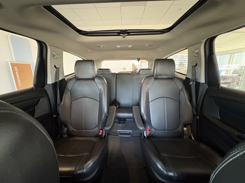 Used 2017 Chevrolet Traverse LT image 23