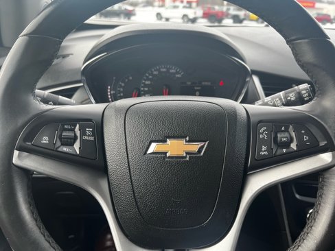 Used 2017 Chevrolet Trax LT w/ LT Convenience Package image 12