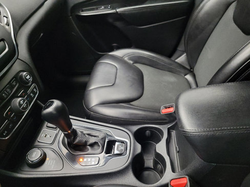 Used 2019 Jeep Cherokee Latitude Plus image 26