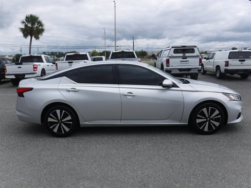 Used 2022 Nissan Altima 2.5 SV image 3