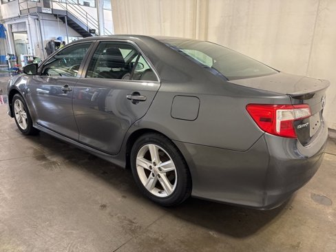 Used 2014 Toyota Camry SE image 6