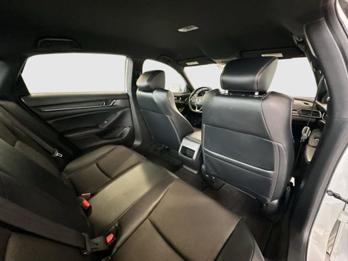 Used 2018 Honda Accord Sport image 32