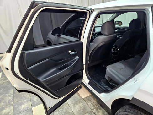 Used 2020 Hyundai Santa Fe SE w/ Cargo Package image 11