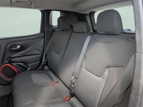 Used 2016 Jeep Renegade Trailhawk image 6