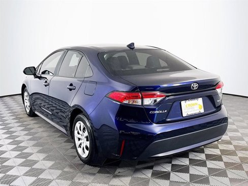 Used 2022 Toyota Corolla LE image 6