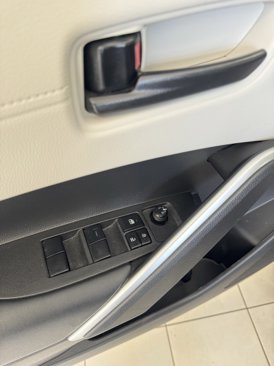 Used 2022 Toyota Corolla Cross LE w/ Moonroof Package image 10