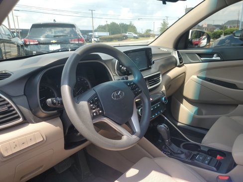 Used 2020 Hyundai Tucson Value w/ Winter Weather Package image 18