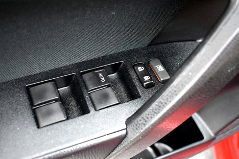 Used 2015 Toyota Corolla LE image 39