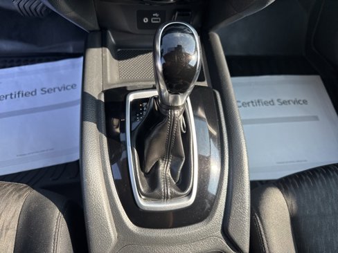 Used 2019 Nissan Rogue SV image 17
