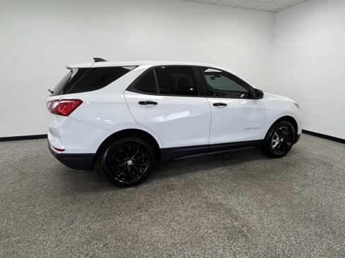 Used 2018 Chevrolet Equinox LS image 21