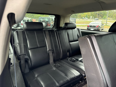 Used 2008 Chevrolet Suburban 2500 w/ Skid Plate Package image 22