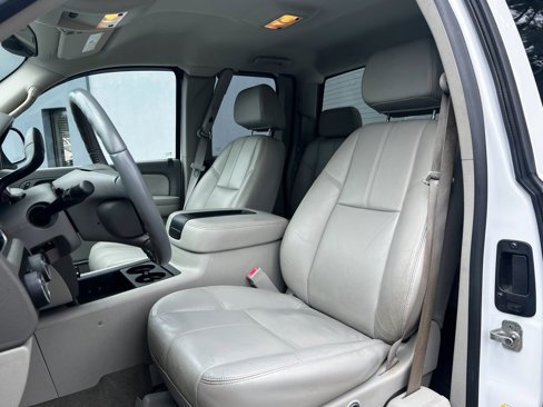 Used 2008 GMC Sierra 1500 SLT w/ SLT Preferred Package image 12