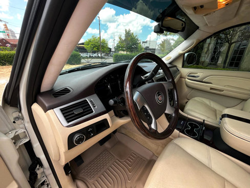 Used 2007 Cadillac Escalade EXT w/ Information Package image 28