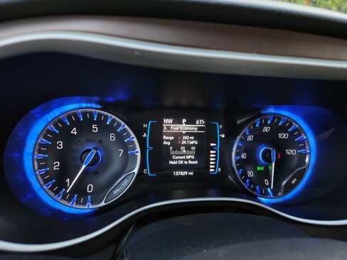 Used 2017 Chrysler Pacifica Touring-L image 28