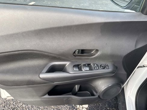 Used 2022 Nissan Kicks S image 12