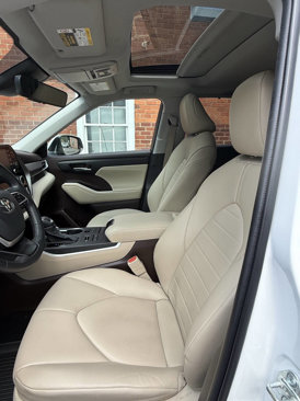 Used 2022 Toyota Highlander XLE image 7
