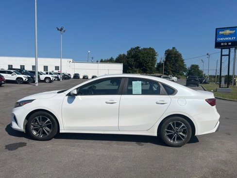 Used 2023 Kia Forte LXS image 2