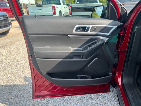 Used 2013 Ford Explorer XLT image 10