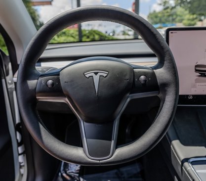 Used 2023 Tesla Model Y Long Range image 5