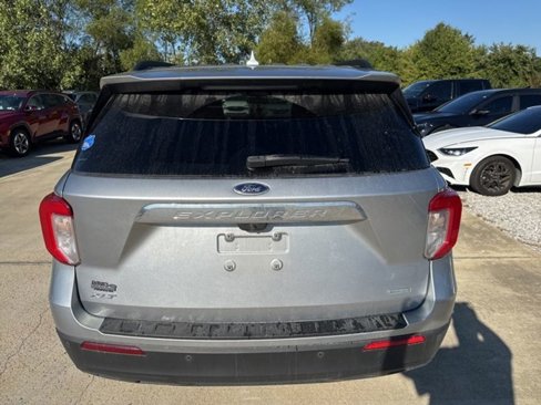 Used 2020 Ford Explorer XLT image 6