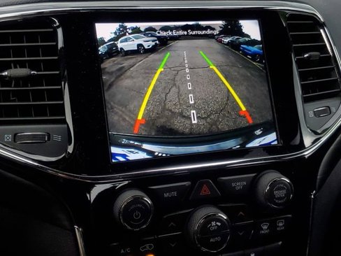 Used 2020 Jeep Grand Cherokee Altitude image 20