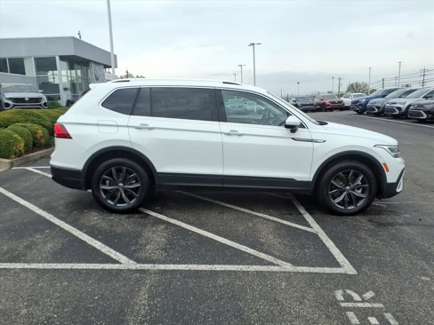 Certified 2022 Volkswagen Tiguan SE image 8