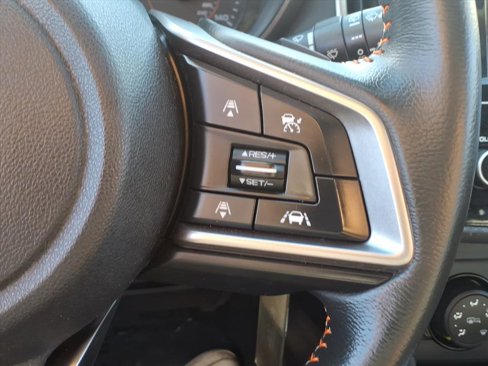 Used 2018 Subaru Crosstrek 2.0i Premium w/ Eyesight System image 23