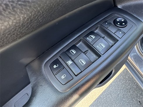 Used 2021 Jeep Grand Cherokee Laredo image 24