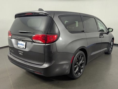 Used 2020 Chrysler Pacifica Touring w/ S Appearance Package image 7