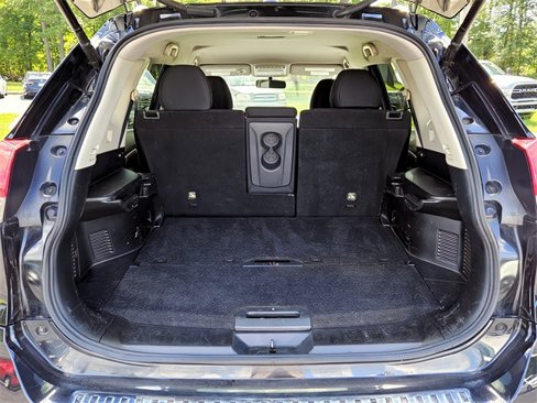 Used 2018 Nissan Rogue SV w/ Premium Package image 14