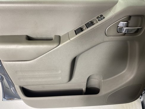 Used 2017 Nissan Frontier SV image 14