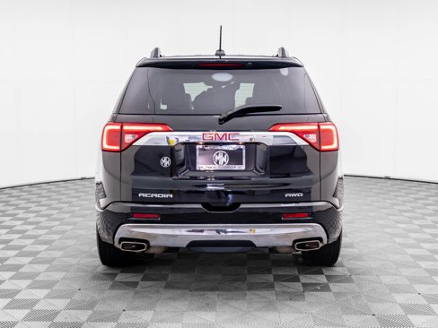 Used 2017 GMC Acadia Denali w/ Technology Package image 5
