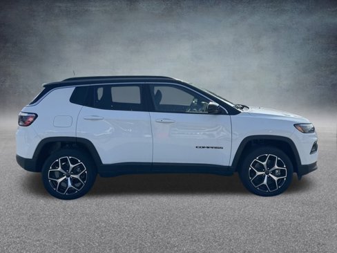 New 2025 Jeep Compass Limited image 4