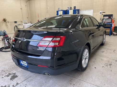 Used 2015 Ford Taurus SEL w/ Equipment Group 201A image 4