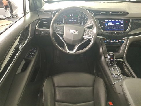 Used 2021 Cadillac XT6 Premium Luxury image 2