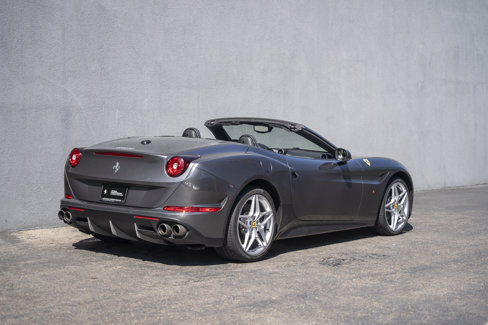 Used 2016 Ferrari California T image 5