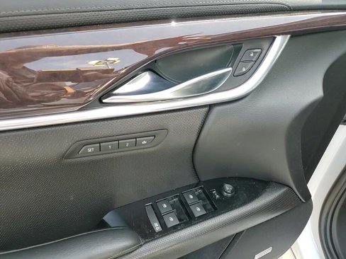 Used 2016 Cadillac XTS Premium image 10